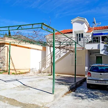 Apartment Mara Klek